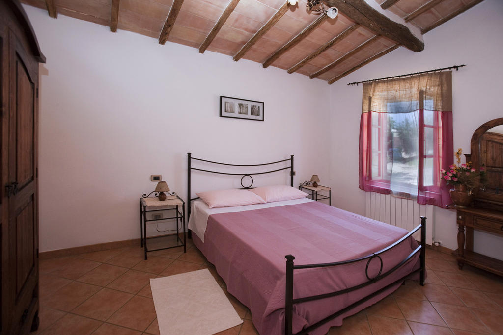 Agriturismo Podere Olivello In Val D'Orcia Μονταλτσίνο Δωμάτιο φωτογραφία